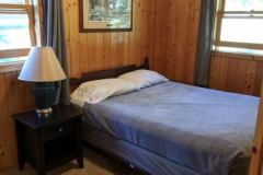 C17-Queen-Bedroom-South