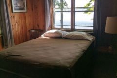 C20-Queen-Bedroom-Lakeside