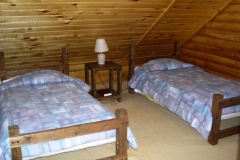 twin-bed-cabin-3-cs